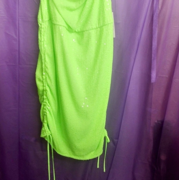 Dress - Picture 4 of 5